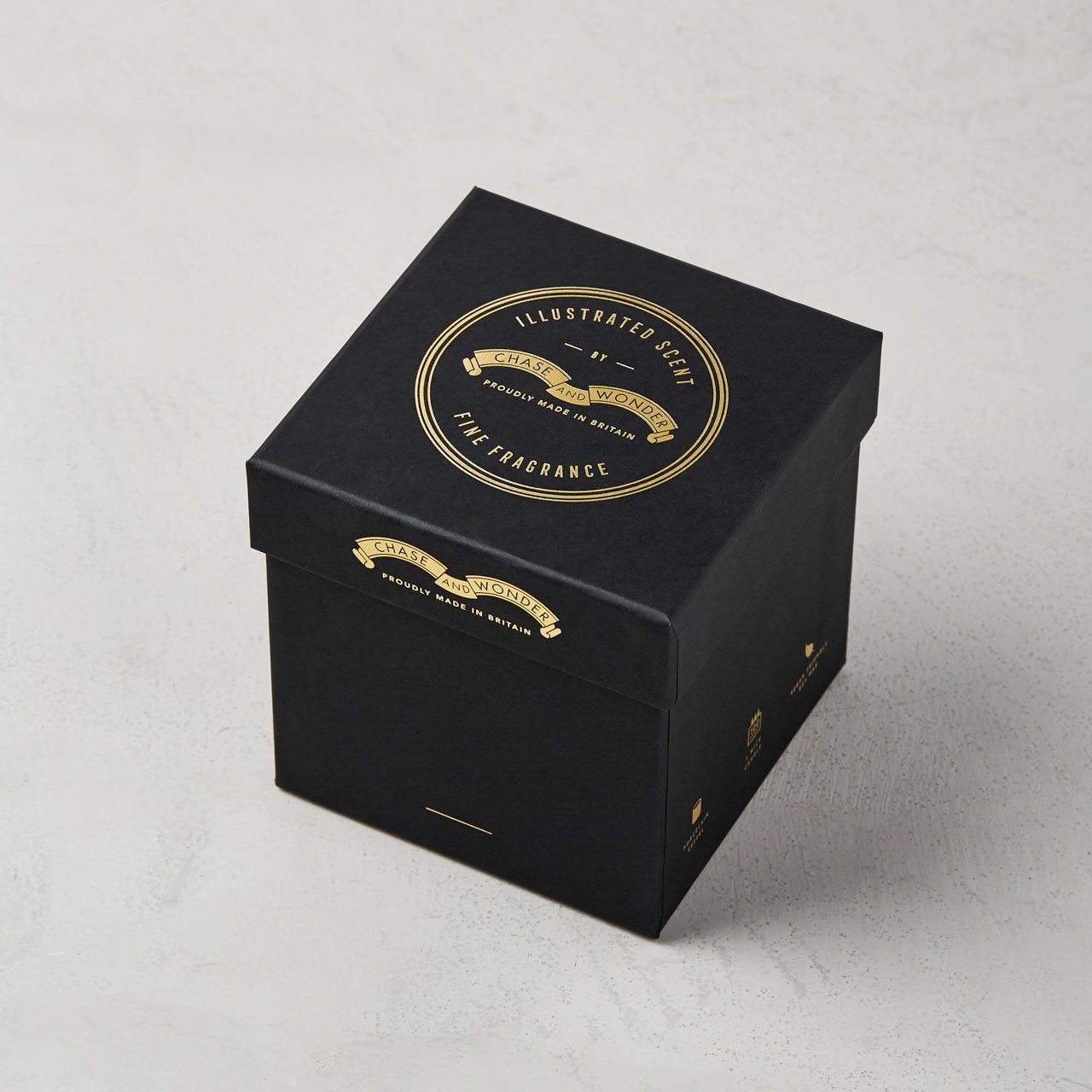 The Dashing Gent 3 Wick Scented Ceramic Candle - Chase and Wonder - Proudly Made in Britain