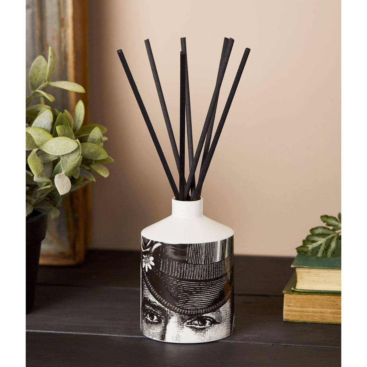 The Dashing Gent Ceramic Diffuser - Chase and Wonder - Proudly Made in Britain