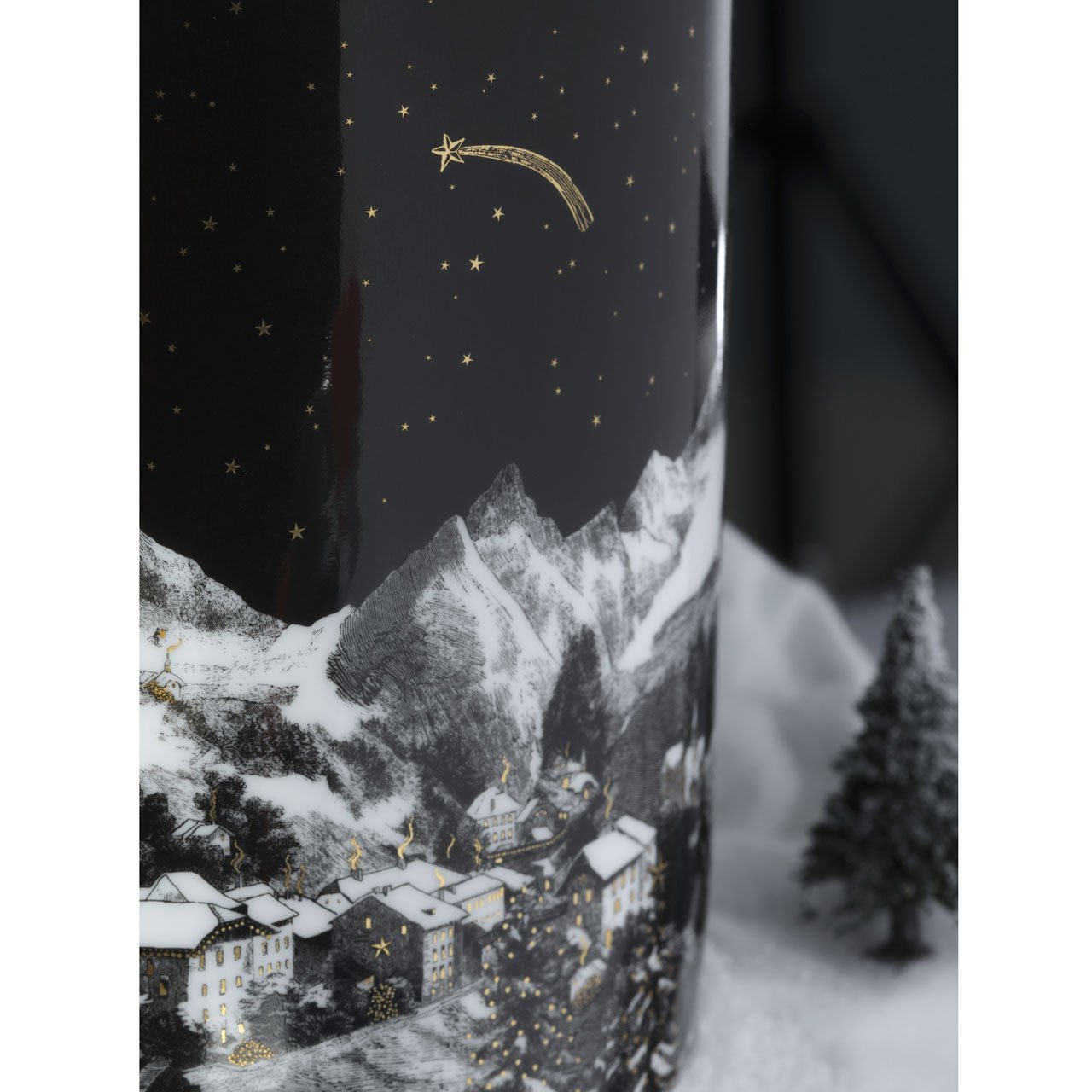 The Alpine Lodge 3 Wick Scented Ceramic Candle