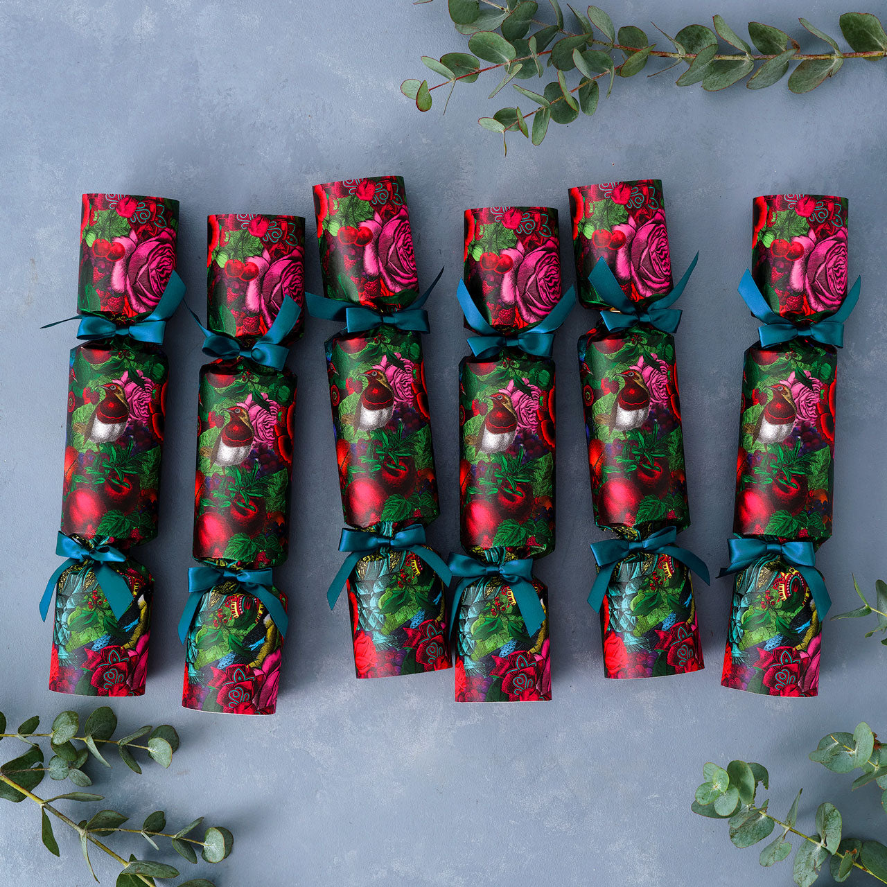 "Christmas Robin" Luxury Candle Christmas Crackers