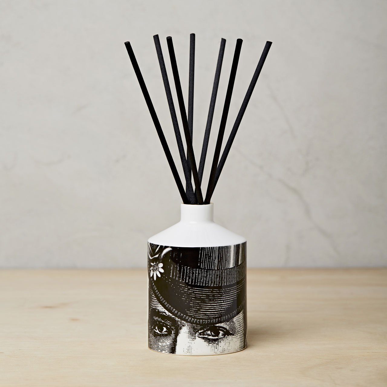 The Dashing Gent Ceramic Diffuser - Chase and Wonder - Proudly Made in Britain